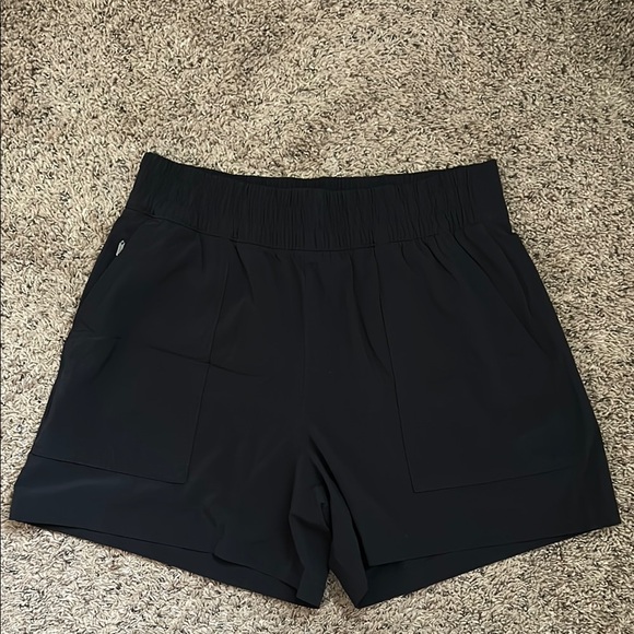 Athleta Wayfind High Rise 5” Shorts - Picture 4 of 7